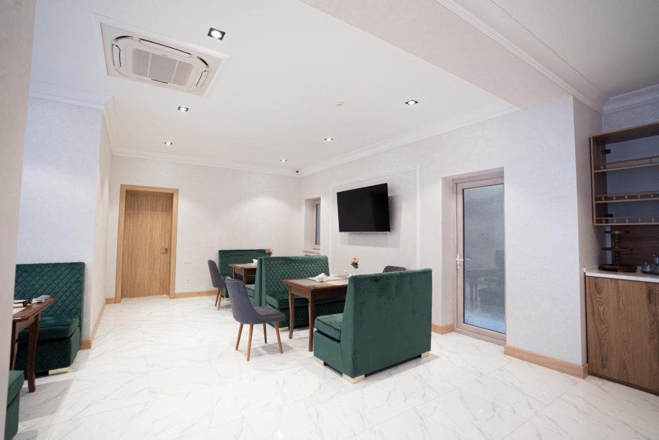 5 Wood Hotel & Spa タシュケント エクステリア 写真